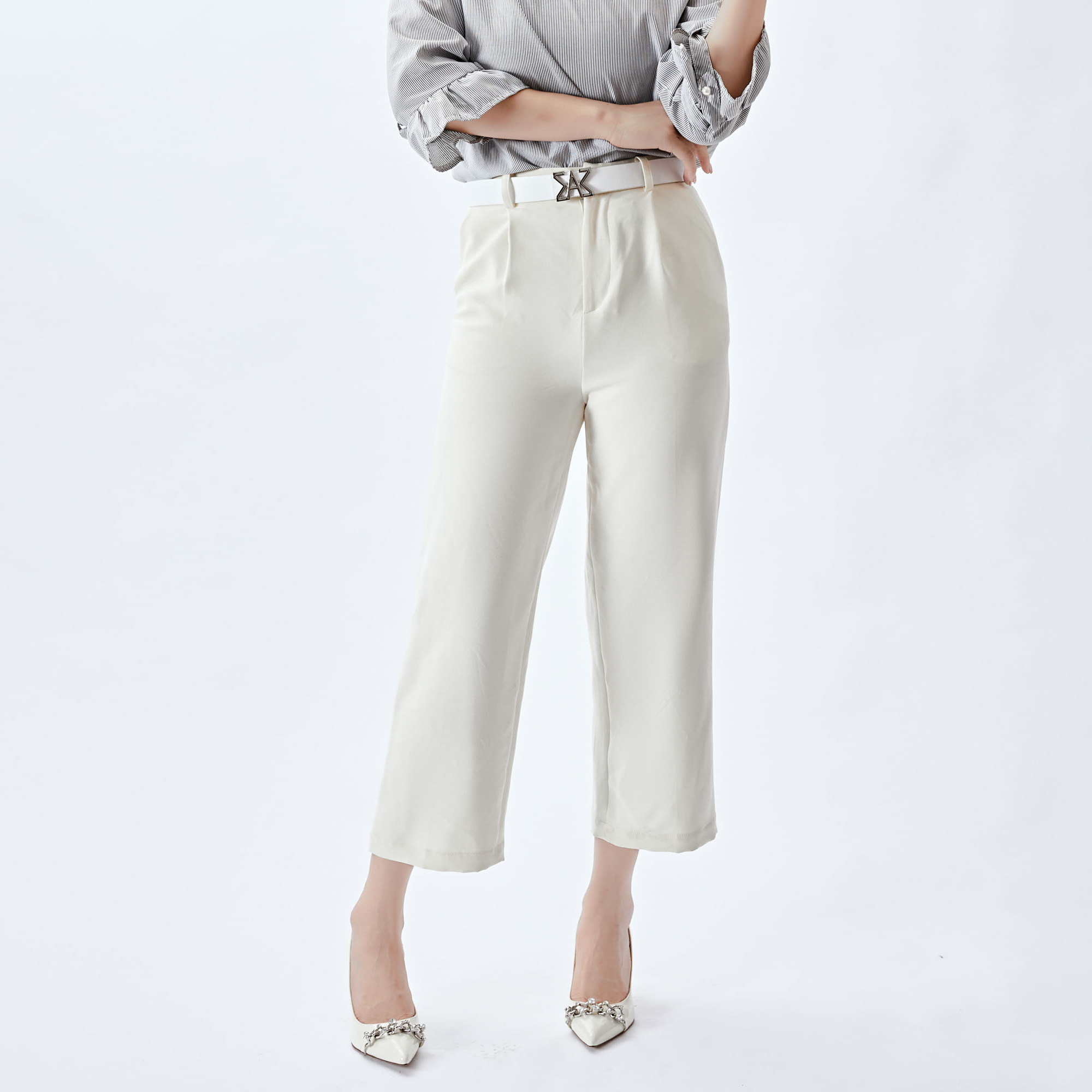 女士白色银扣皮带